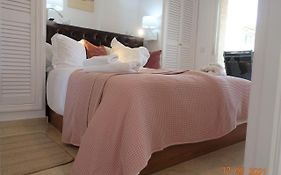 Santa Barbara Apartment - 200 M To The Beach